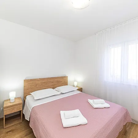 2 Bedroom Gorgeous Apartment In Okrug Gornji Trogir
