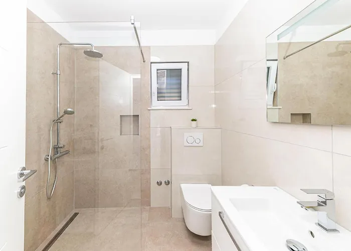 Beautiful In Okrug Gornji * 特罗吉尔