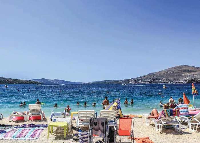 Beautiful In Okrug Gornji 公寓 *